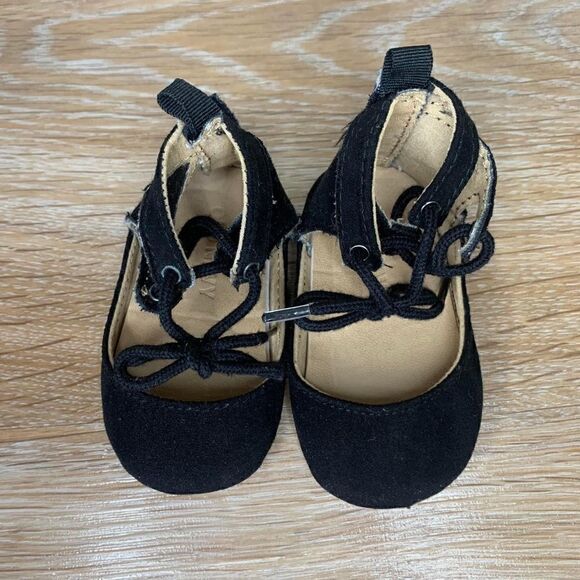 Old Navy 3-6 Months Baby Girl Lace Up Sandals - Picture 4 of 9